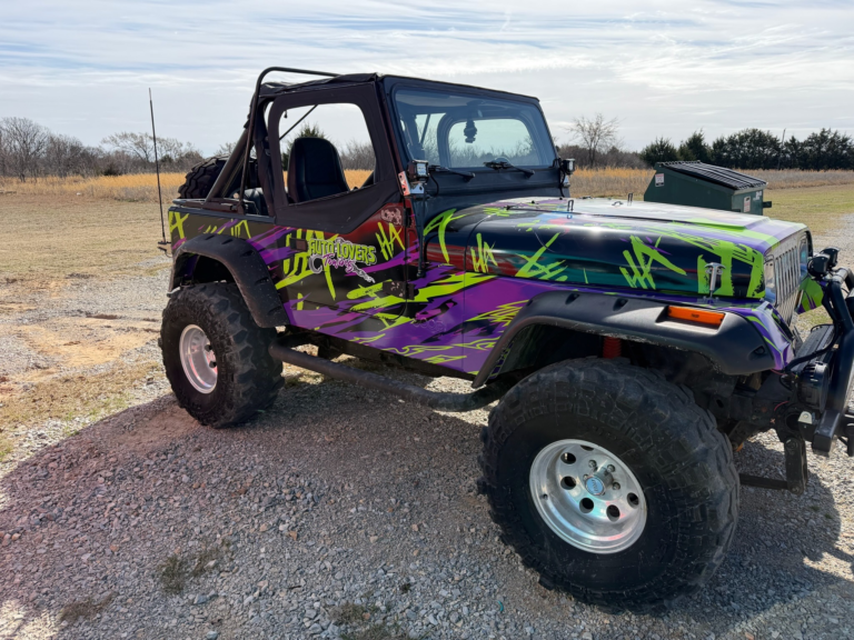Custom Jeep Wrap for Auto Lovers Towing